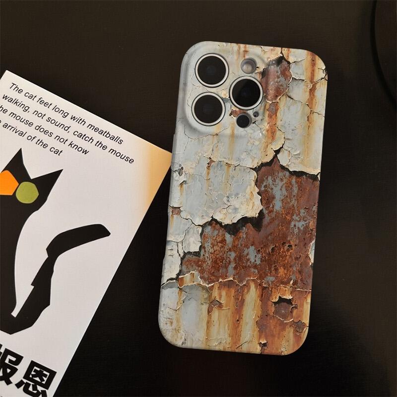 iPhone-Hülle im Hochglanzmuster „Rusty Track“ mit vollständiger Tastenabdeckung | Stilvoll und kreativ