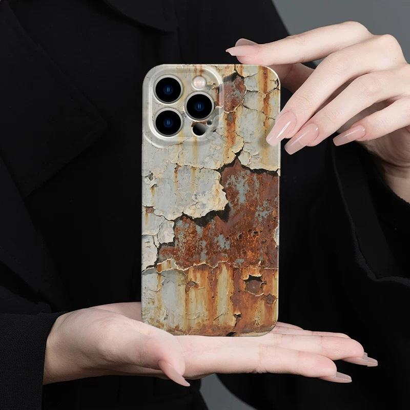 iPhone-Hülle im Hochglanzmuster „Rusty Track“ mit vollständiger Tastenabdeckung | Stilvoll und kreativ